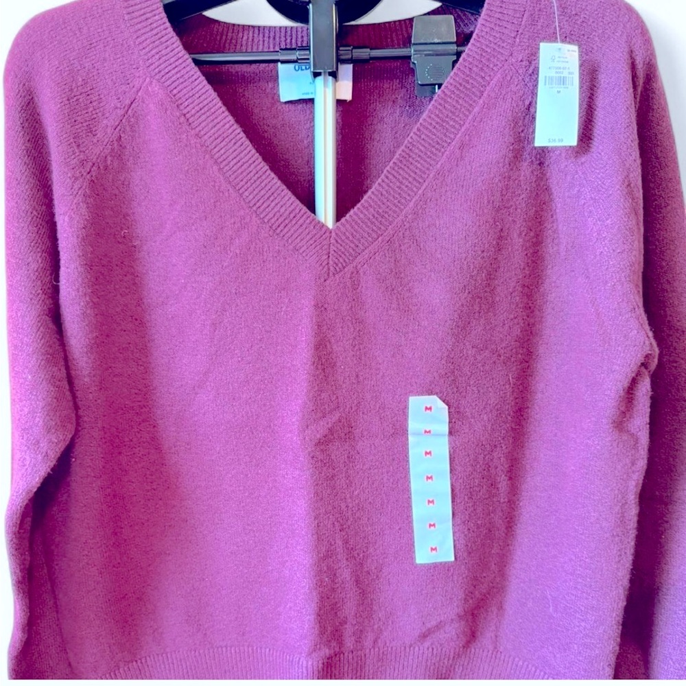 NWT!! Old Navy Plum V-Neck Sweater